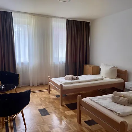 Francesco 게스트하우스